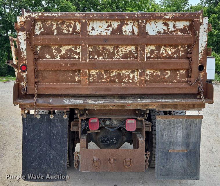 image for item EM7471 1996 International 4700 dump truck