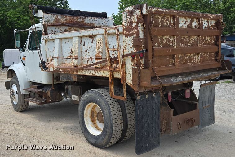 image for item EM7471 1996 International 4700 dump truck