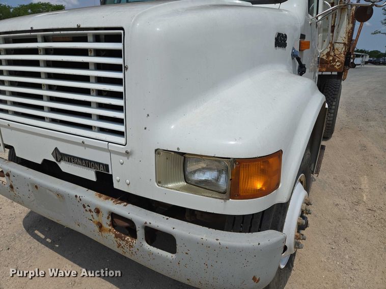 image for item EM7471 1996 International 4700 dump truck