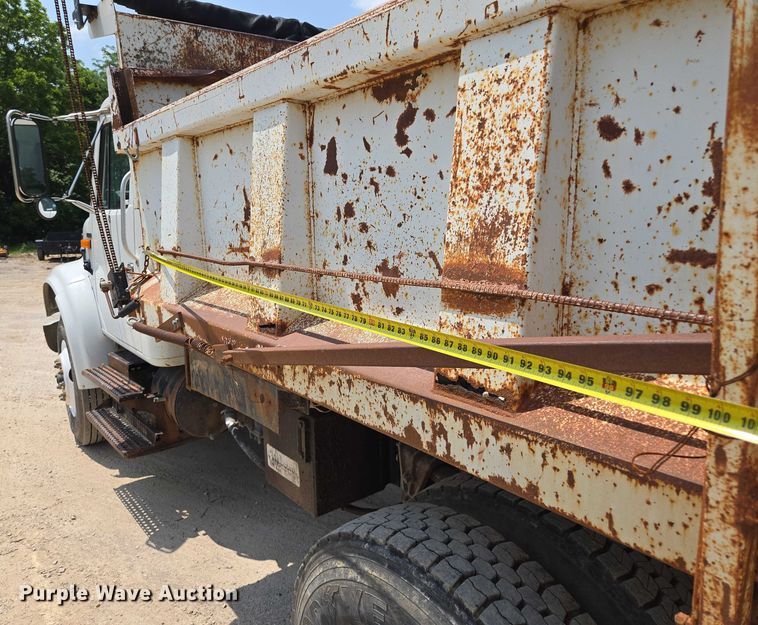 image for item EM7471 1996 International 4700 dump truck