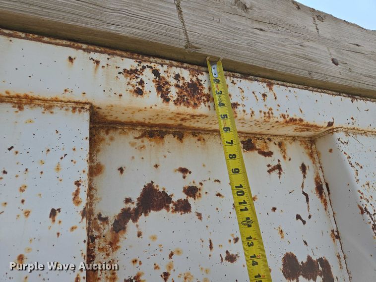 image for item EM7471 1996 International 4700 dump truck