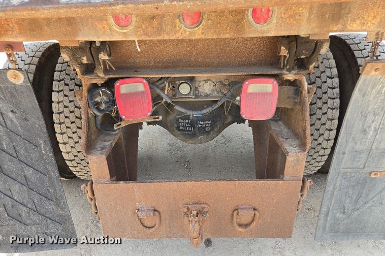 image for item EM7471 1996 International 4700 dump truck