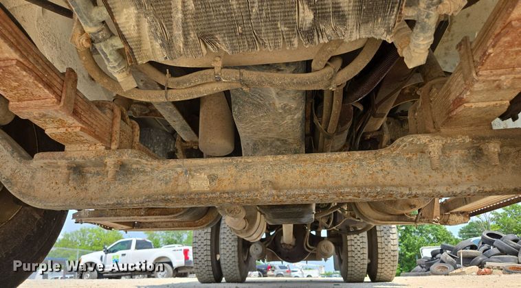 image for item EM7471 1996 International 4700 dump truck