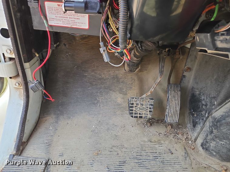 image for item EM7471 1996 International 4700 dump truck