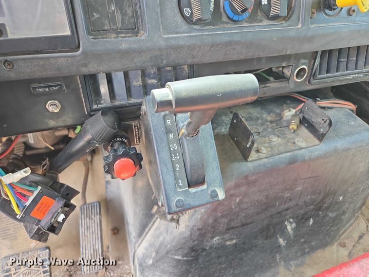 image for item EM7471 1996 International 4700 dump truck