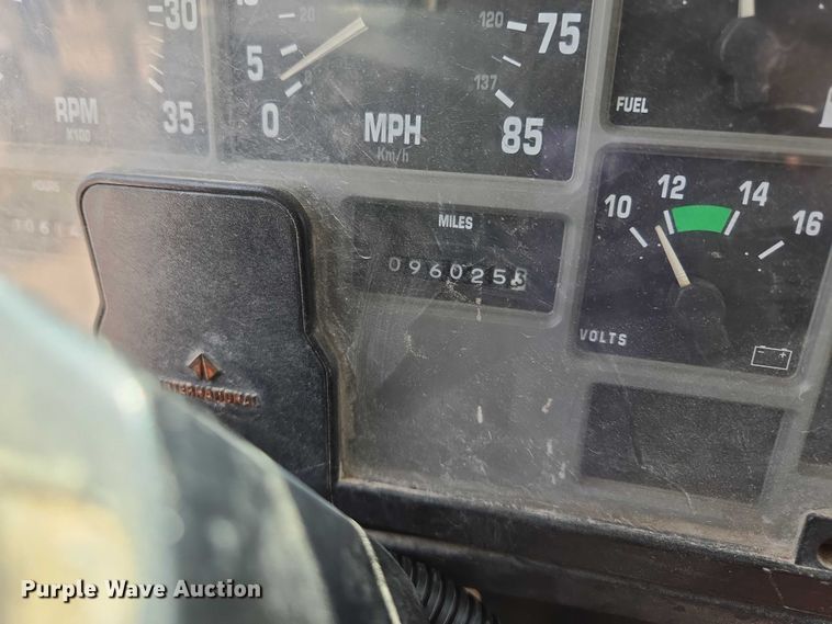 image for item EM7471 1996 International 4700 dump truck