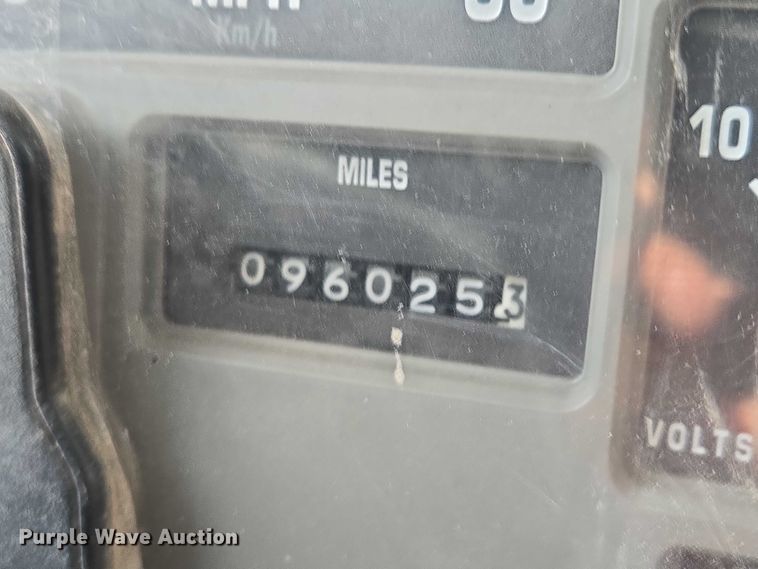 image for item EM7471 1996 International 4700 dump truck