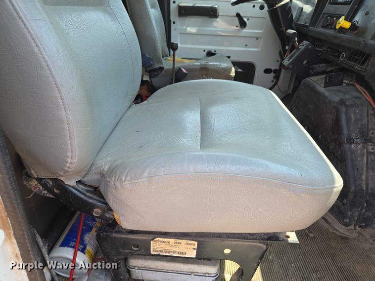 image for item EM7471 1996 International 4700 dump truck