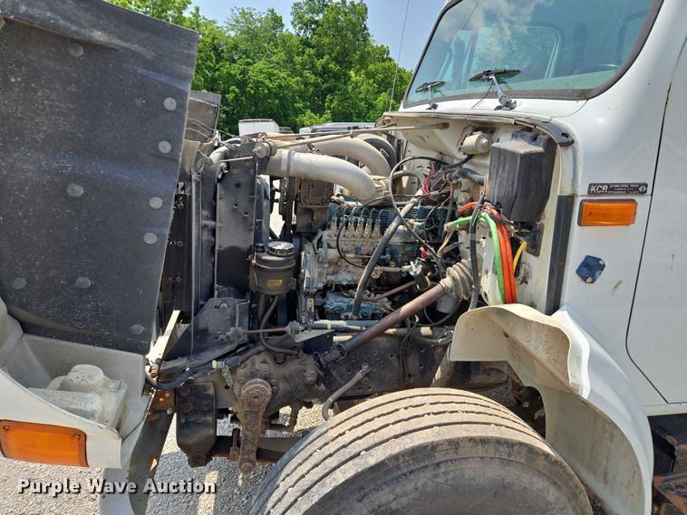 image for item EM7471 1996 International 4700 dump truck