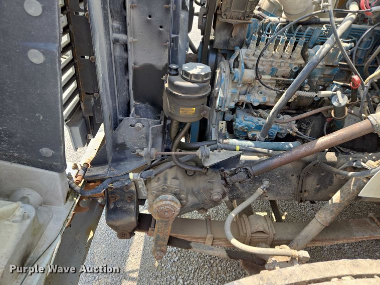 image for item EM7471 1996 International 4700 dump truck