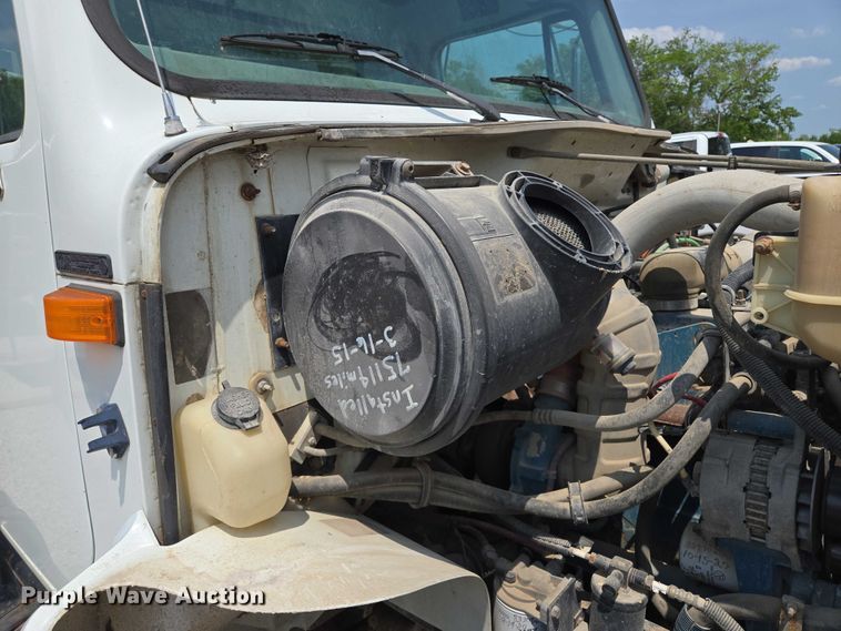 image for item EM7471 1996 International 4700 dump truck