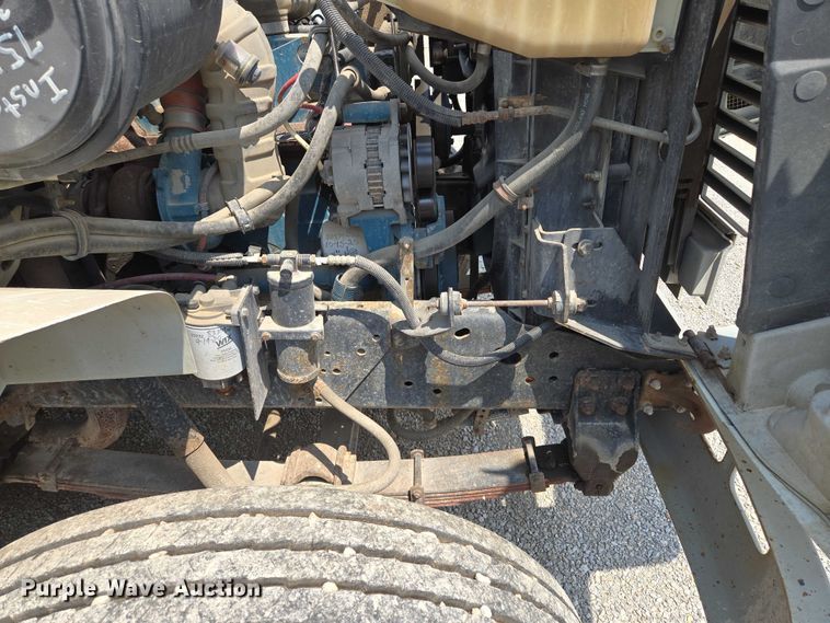 image for item EM7471 1996 International 4700 dump truck