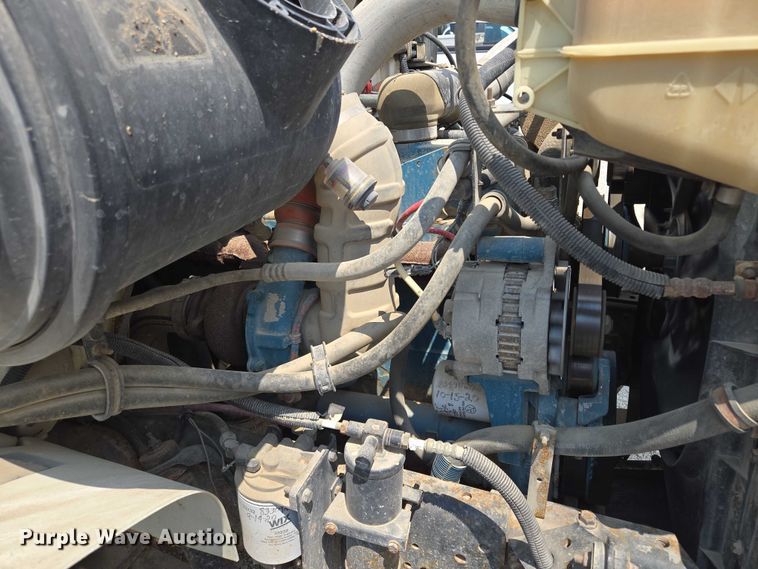 image for item EM7471 1996 International 4700 dump truck