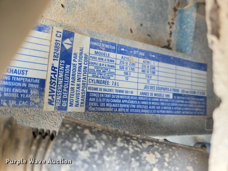 image for item EM7471 1996 International 4700 dump truck