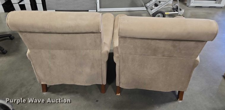 image for item EN3820 (2) chairs