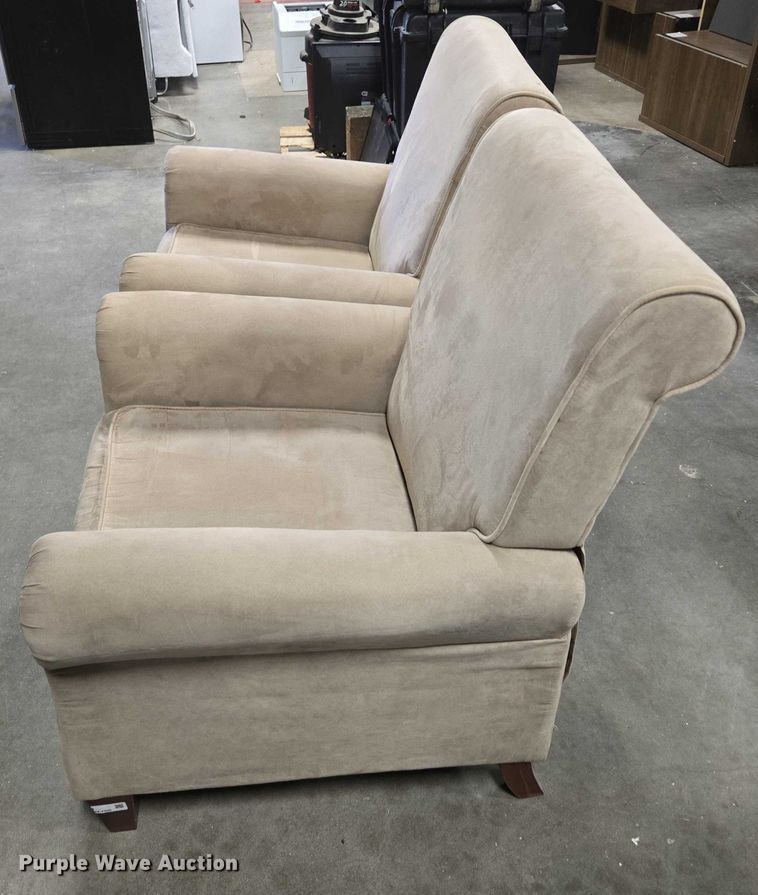 image for item EN3820 (2) chairs