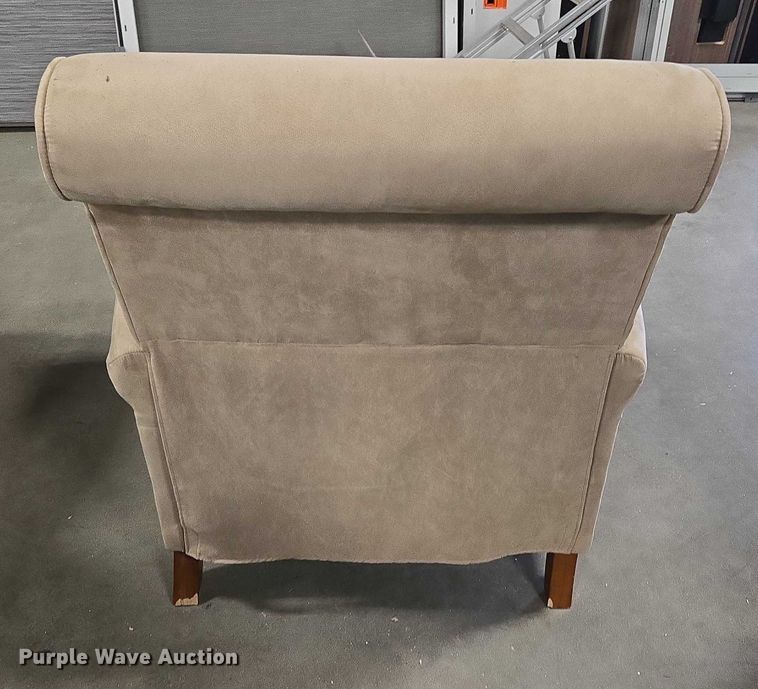 image for item EN3820 (2) chairs