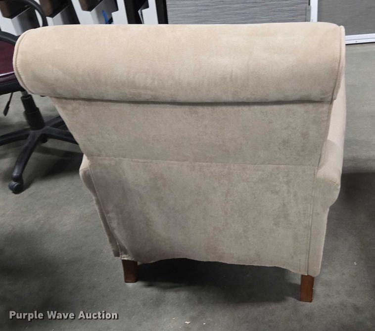 image for item EN3820 (2) chairs