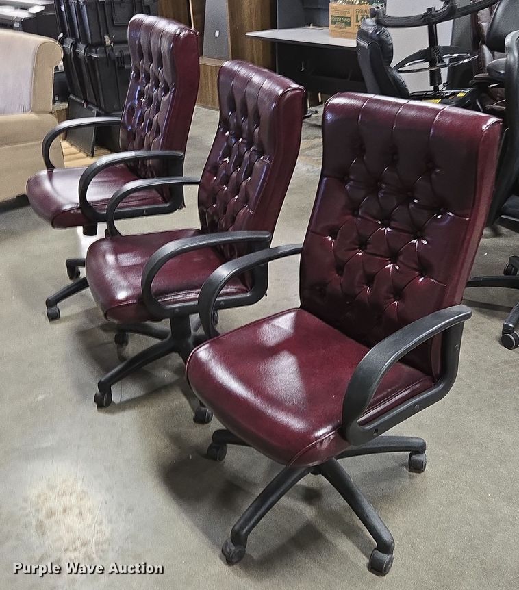 image for item EN3821 (3) chairs