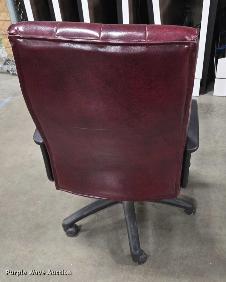 image for item EN3821 (3) chairs