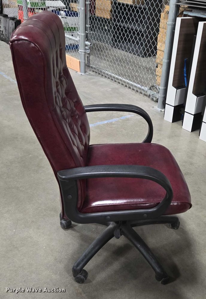 image for item EN3821 (3) chairs