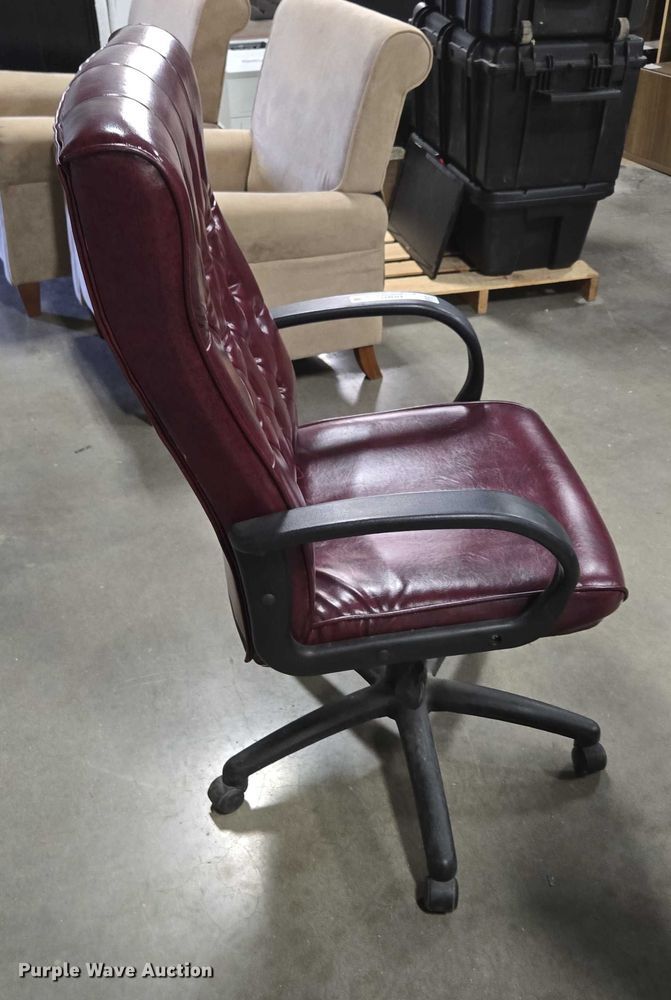 image for item EN3821 (3) chairs