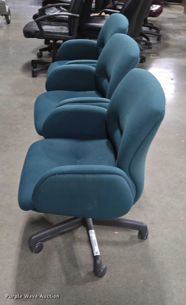 image for item EN3824 (3) chairs