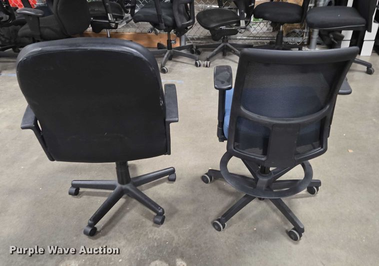 image for item EN3827 (2) chairs