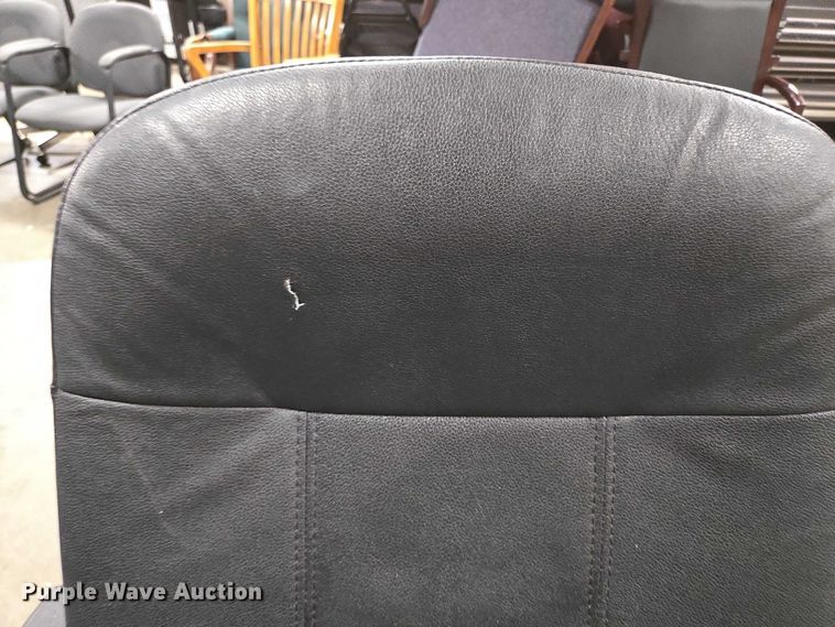 image for item EN3827 (2) chairs