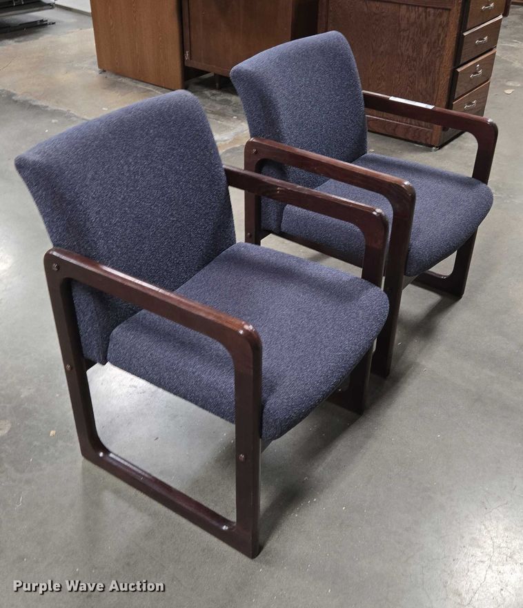 image for item EN3829 (2) chairs