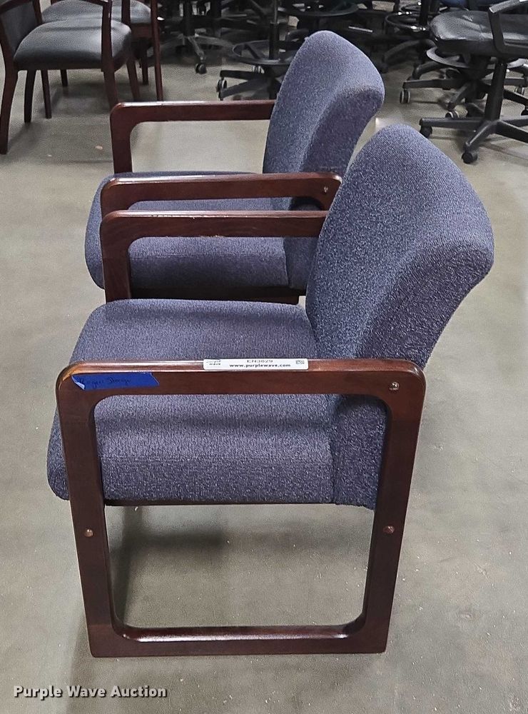 image for item EN3829 (2) chairs