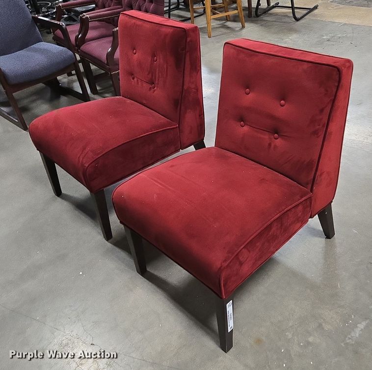 image for item EN3831 (2) chairs