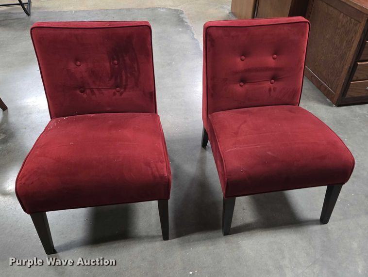 image for item EN3831 (2) chairs