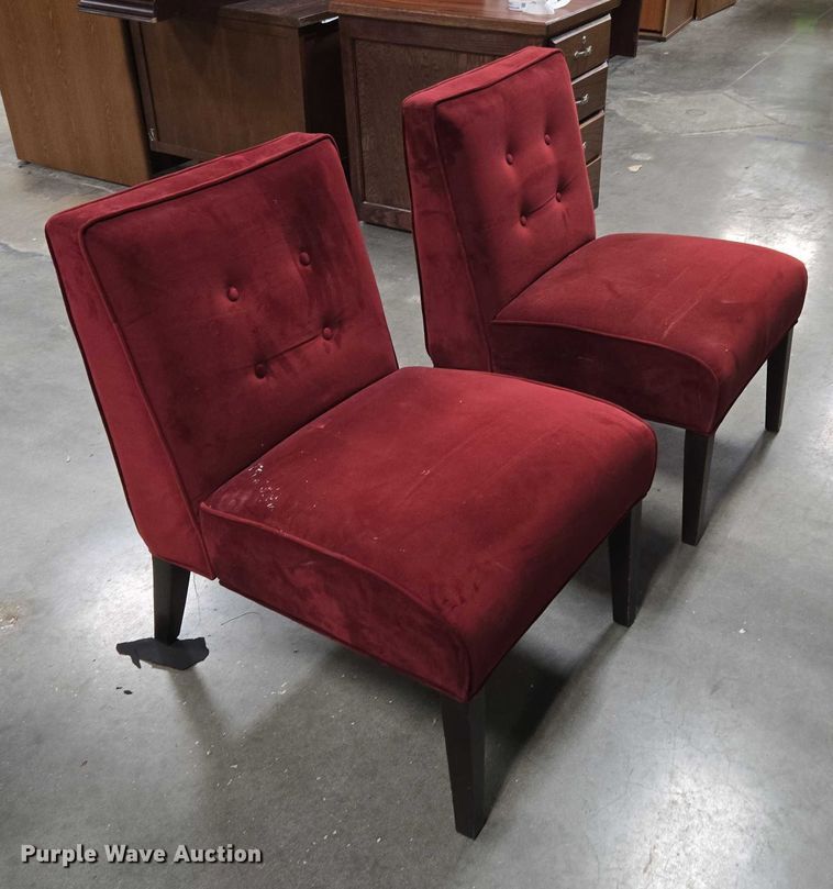image for item EN3831 (2) chairs