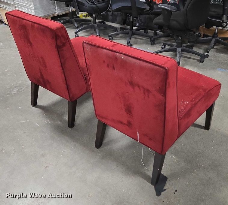 image for item EN3831 (2) chairs