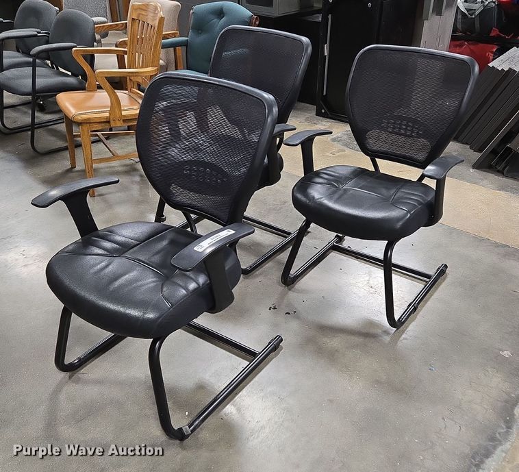 image for item EN3832 (3) chairs