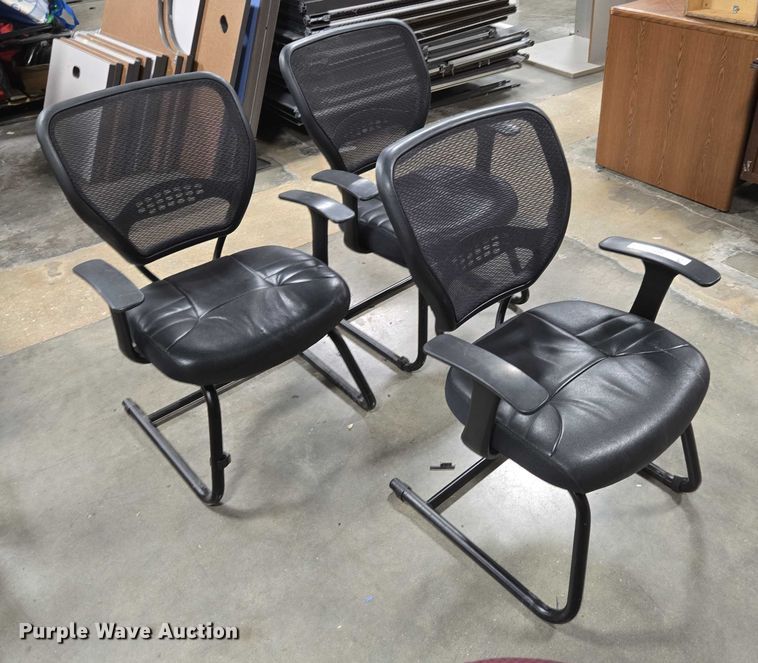 image for item EN3832 (3) chairs