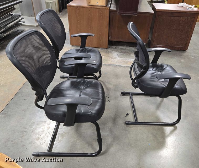 image for item EN3832 (3) chairs