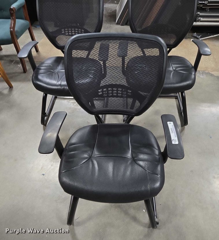 image for item EN3832 (3) chairs