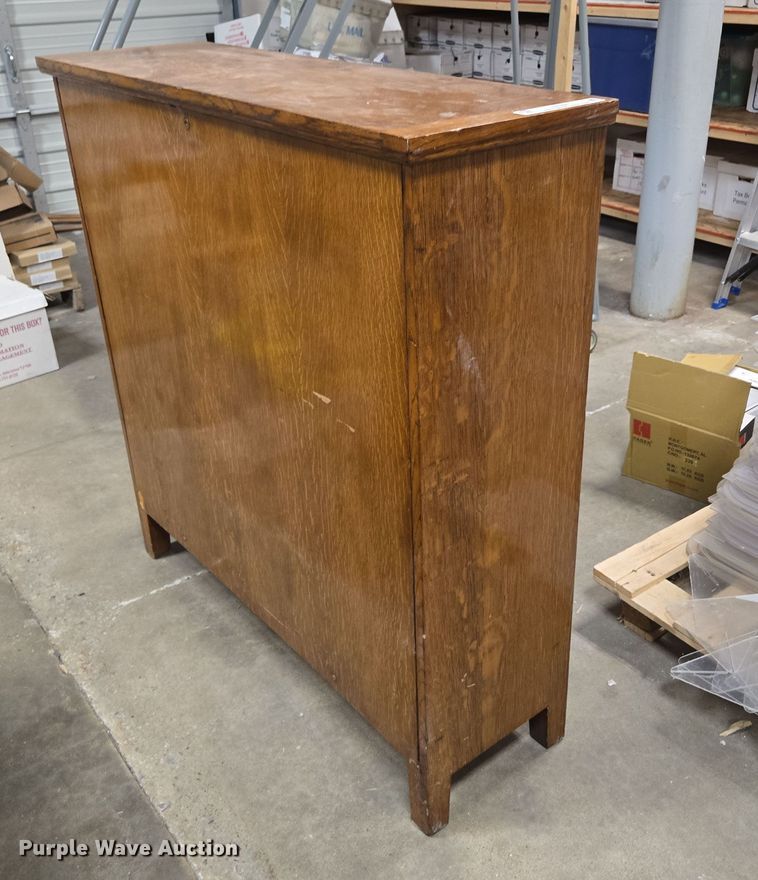 image for item EN3841 Cabinet