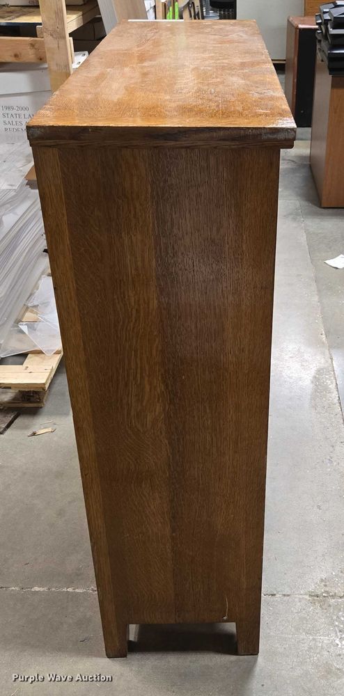 image for item EN3841 Cabinet