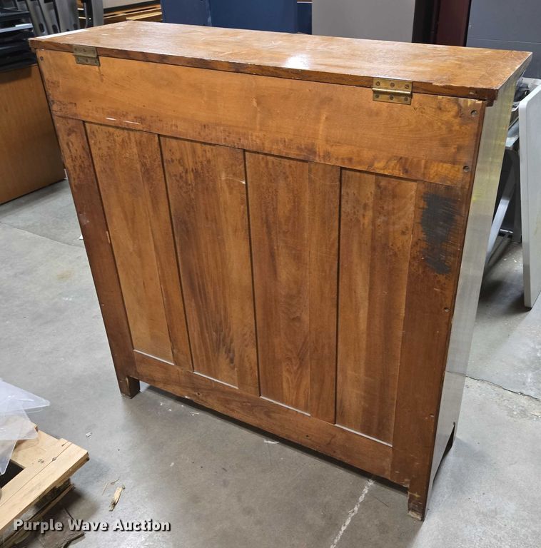 image for item EN3841 Cabinet