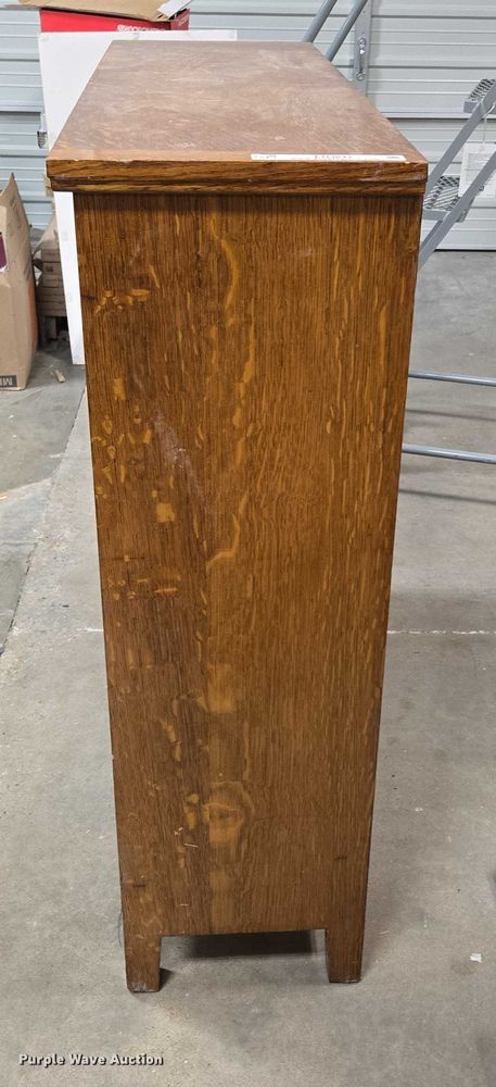 image for item EN3841 Cabinet