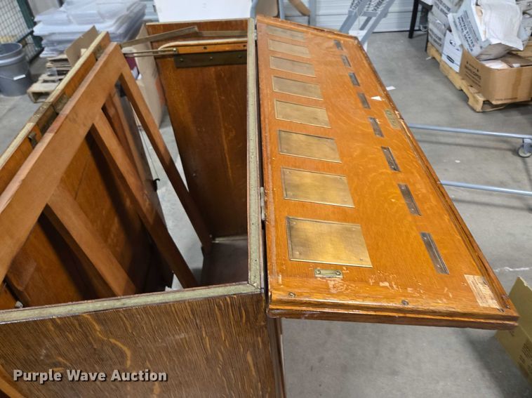 image for item EN3841 Cabinet