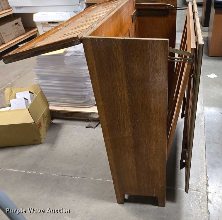 image for item EN3841 Cabinet