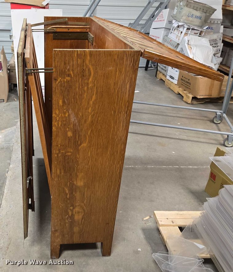 image for item EN3841 Cabinet