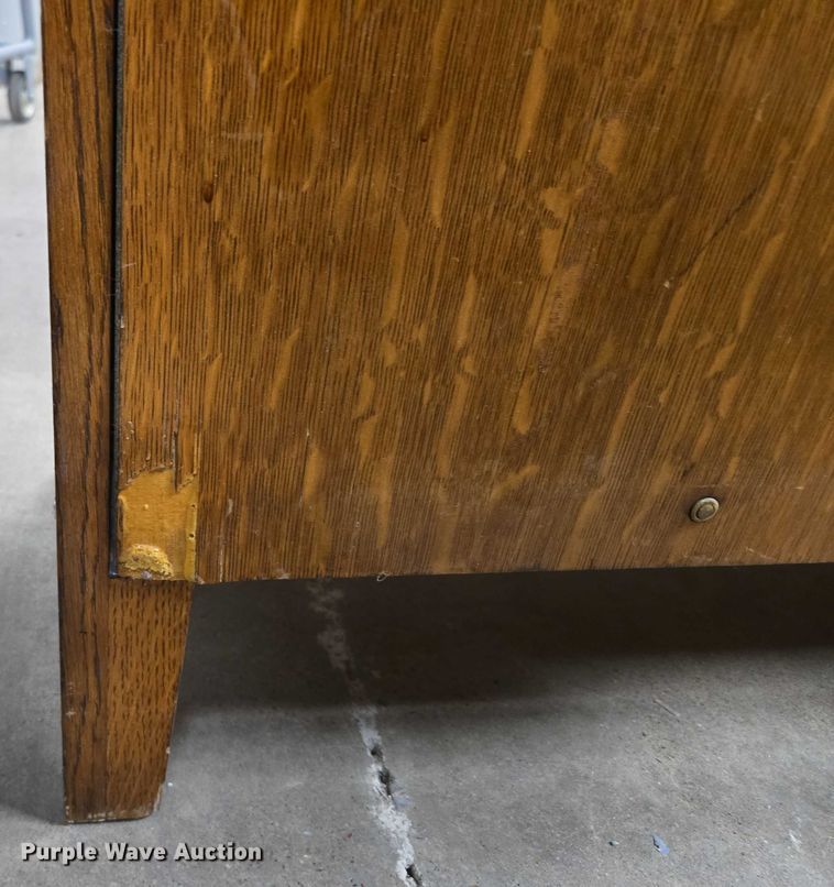 image for item EN3841 Cabinet