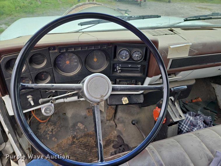 image for item EN8016 1986 Chevrolet 70 sewer jetter truck