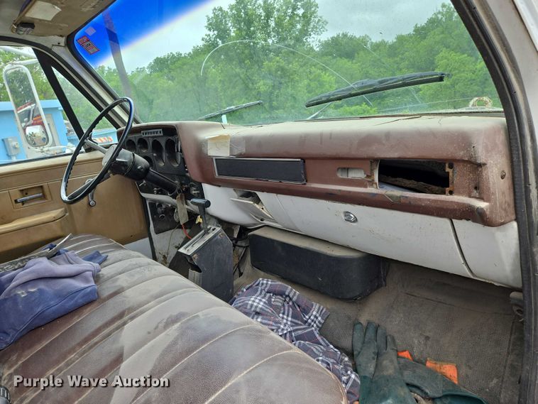 image for item EN8016 1986 Chevrolet 70 sewer jetter truck