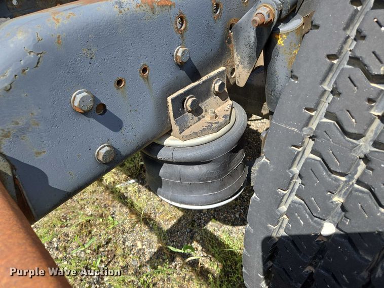 image for item EN8031 1996 Freightliner FLD semi truck